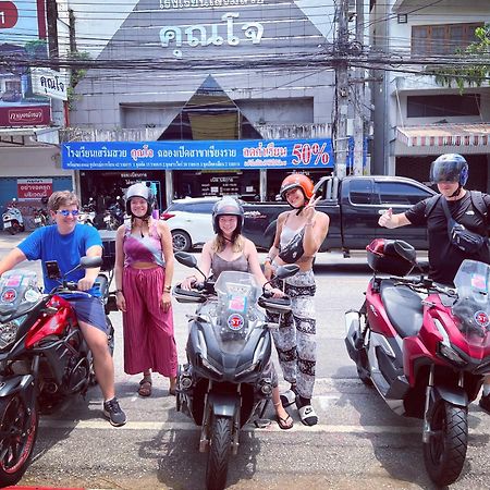 Together Backpackers Hostel Chiang Rai Bagian luar foto
