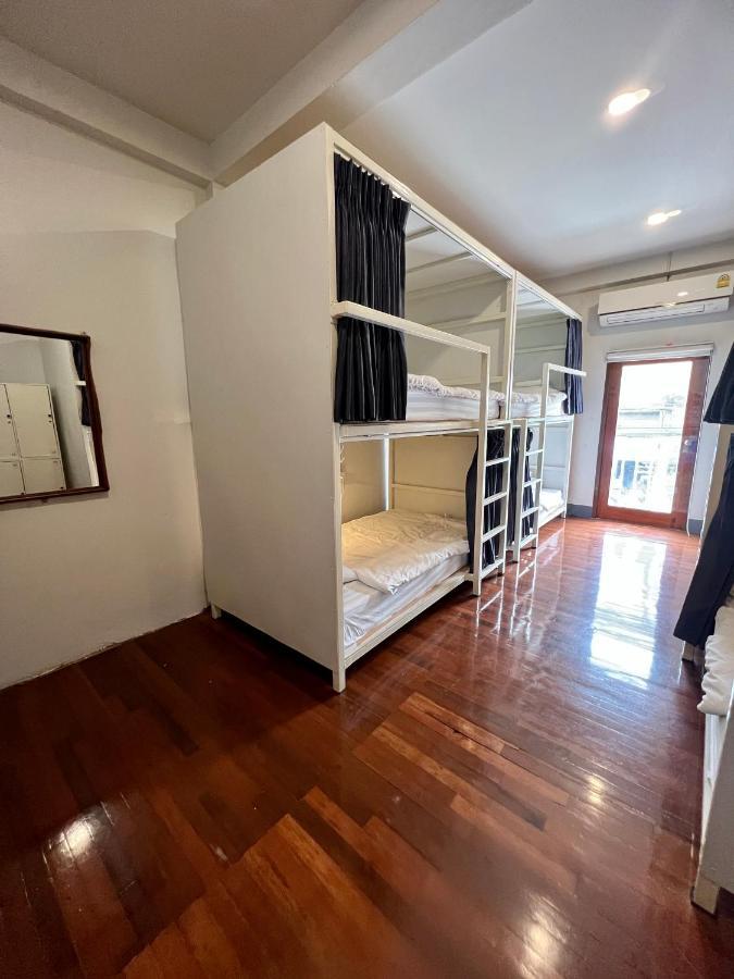 Together Backpackers Hostel Chiang Rai Bagian luar foto