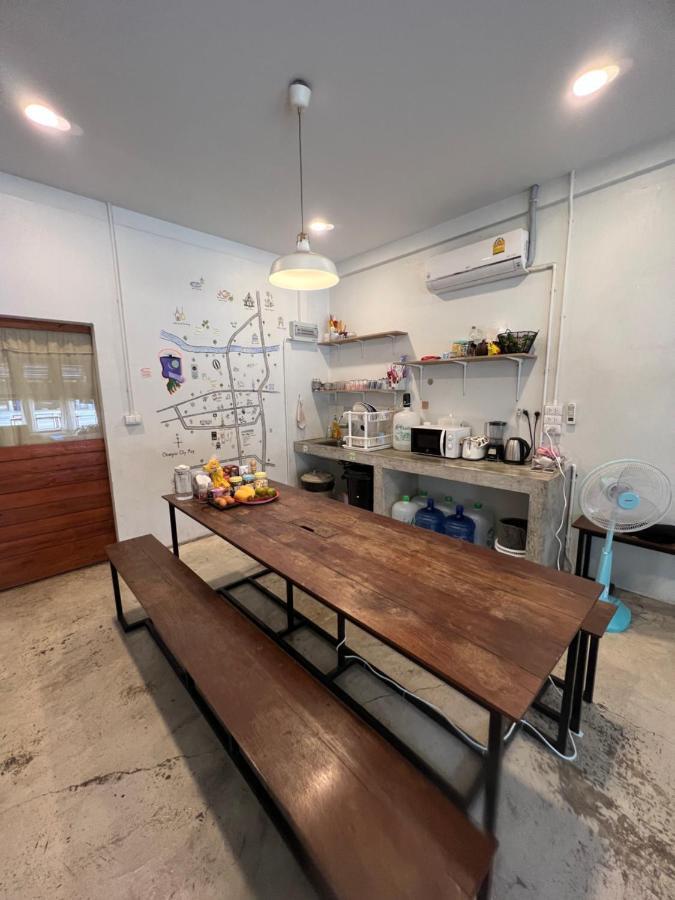 Together Backpackers Hostel Chiang Rai Bagian luar foto