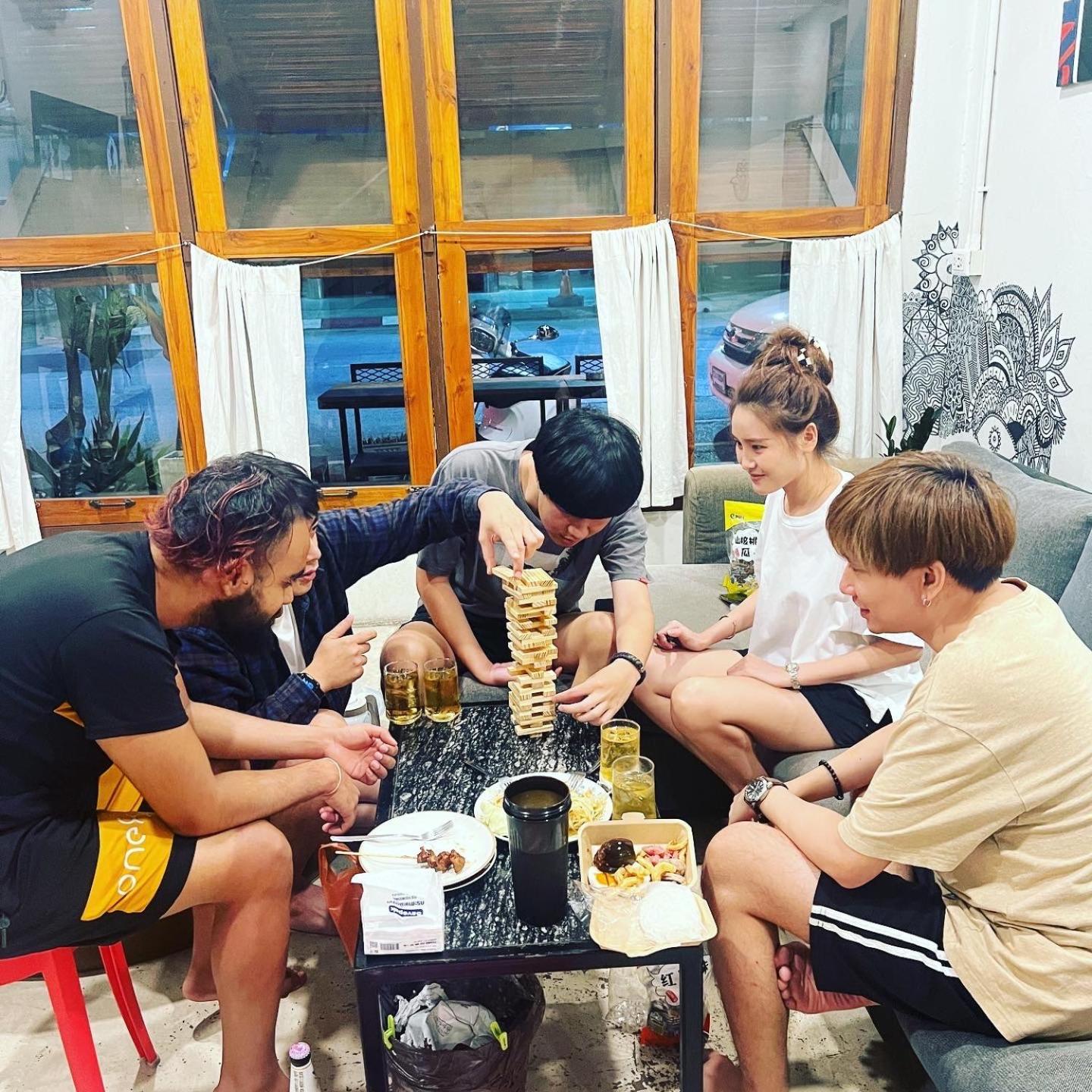 Together Backpackers Hostel Chiang Rai Bagian luar foto