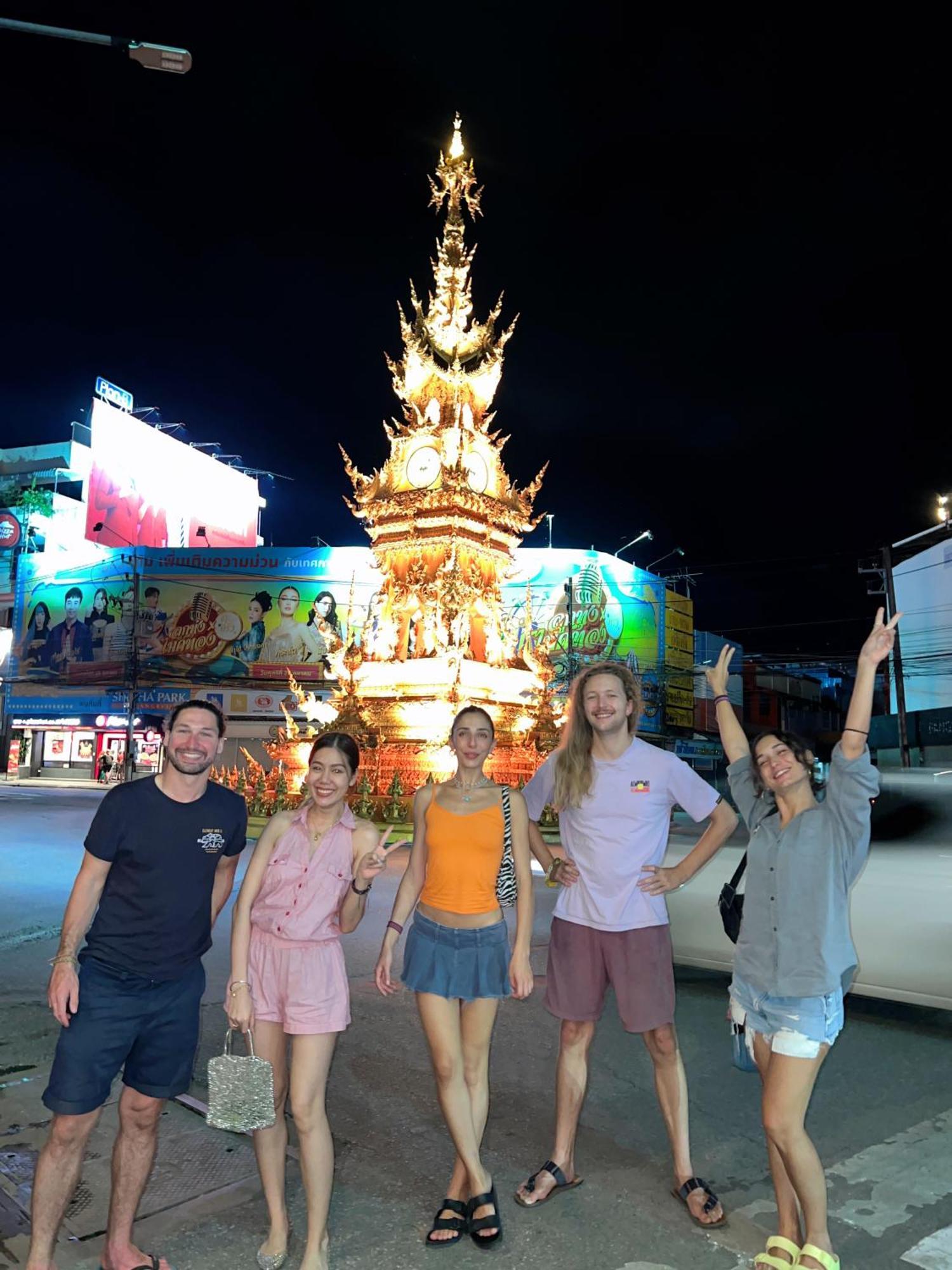Together Backpackers Hostel Chiang Rai Bagian luar foto